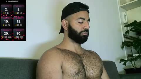 SebasRoa online show from 12/17/24, 03:39