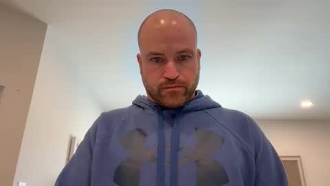 Snapshot of roadking1122 chatting on 01/15/26, 03:38 roadking1122 online show from 01/15/26, 03:38