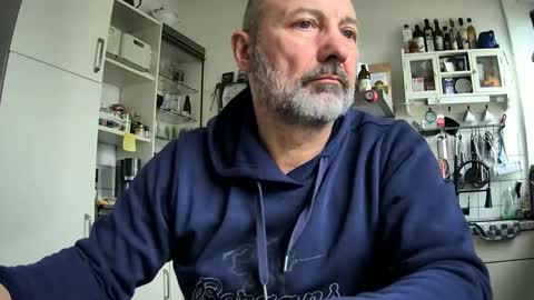 Snapshot of roadrunnerger chatting on 02/21/25, 01:00 roadrunnerger online show from 02/21/25, 01:00