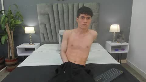 Roan Birkin online show from 01/31/25, 08:54