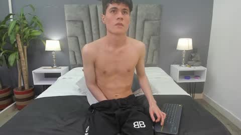 Roan Birkin online show from 01/31/25, 11:56