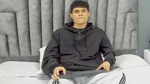 Roan Birkin online show from 03/03/25, 01:21