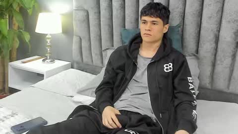 Roan Birkin online show from 03/04/25, 10:49