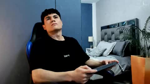 Roan Birkin online show from 09/16/25, 08:54