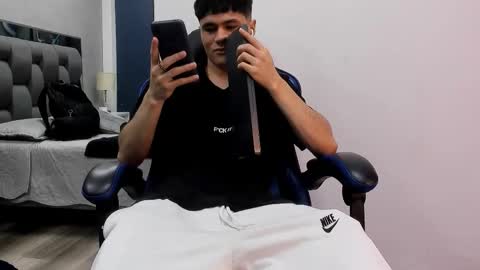 Roan Birkin online show from 10/15/25, 07:36