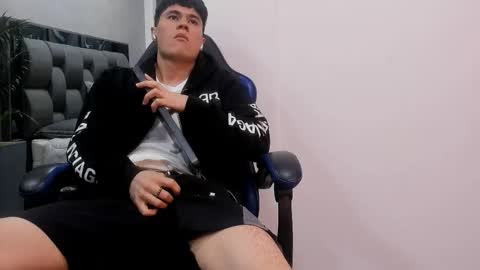 Roan Birkin online show from 10/22/25, 08:41