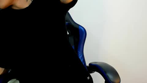 Roan Birkin online show from 10/27/25, 07:51