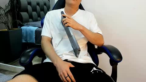 Roan Birkin online show from 11/05/25, 07:14