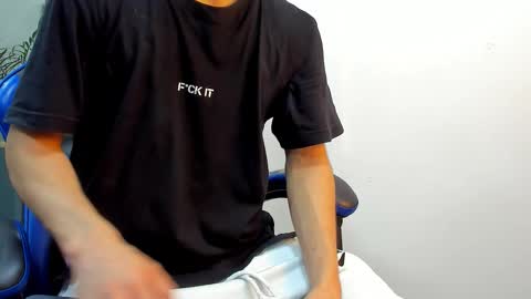 Roan Birkin online show from 11/23/25, 07:13