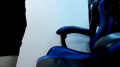 Roan Birkin online show from 12/13/25, 07:53