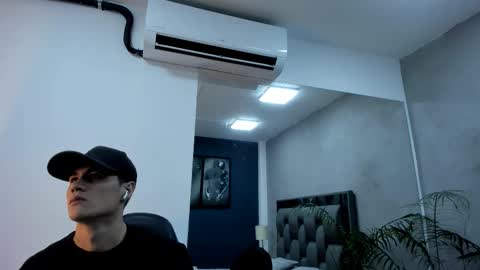 Roan Birkin online show from 12/21/25, 07:43