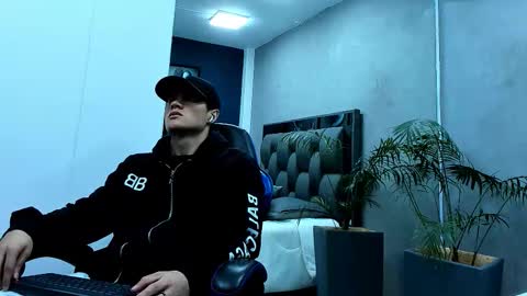 Roan Birkin online show from 01/08/26, 07:38