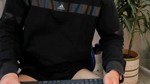 Roan Birkin online show from 04/21/26, 07:39