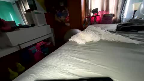 roarmance1 online show from 11/13/25, 08:08