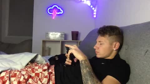 RoastingCorn online show from 01/05/25, 01:04