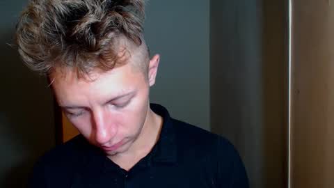 RoastingCorn online show from 12/04/25, 03:05