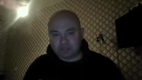 rob18997 online show from 11/18/25, 04:11