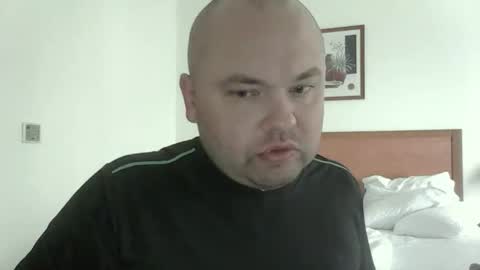 rob18997 online show from 12/05/25, 11:19