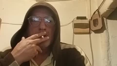 roberreyes266059 online show from 04/27/26, 09:18