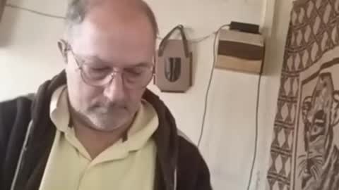 roberreyes266059 online show from 04/28/26, 01:38