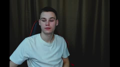 robert10211 online show from 12/21/24, 02:15