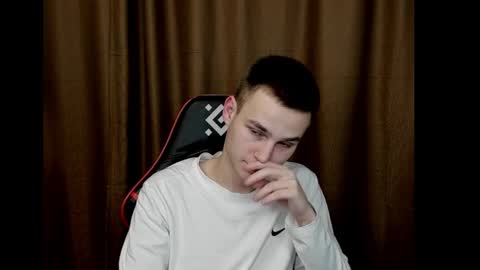 robert10211 online show from 12/22/24, 09:09