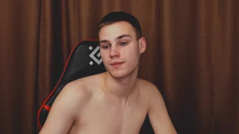 robert10211 online show from 12/24/24, 07:44