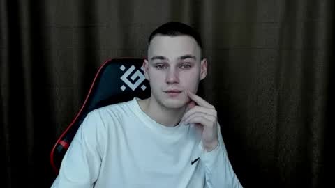 robert10211 online show from 12/29/24, 06:16