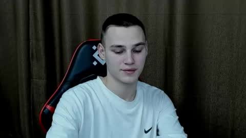 robert10211 online show from 01/07/25, 07:17