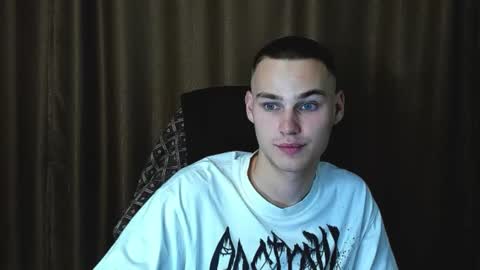 robert10211 online show from 09/18/25, 05:48