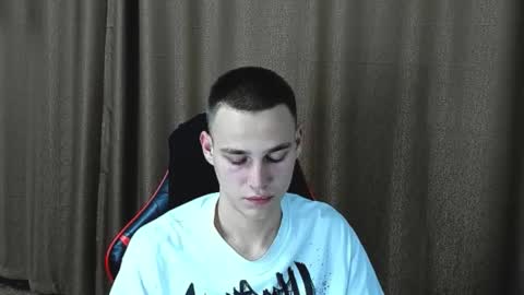 robert10211 online show from 09/26/25, 01:59