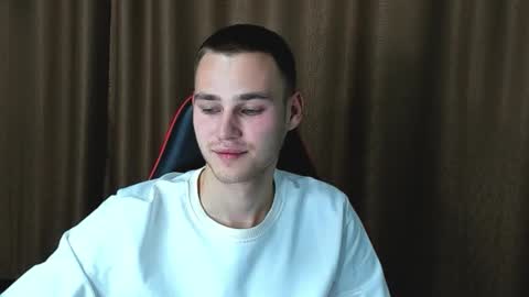 robert10211 online show from 10/02/25, 08:05