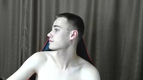 robert10211 online show from 10/06/25, 08:17