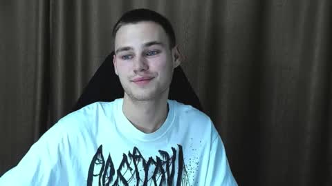 robert10211 online show from 10/09/25, 07:56