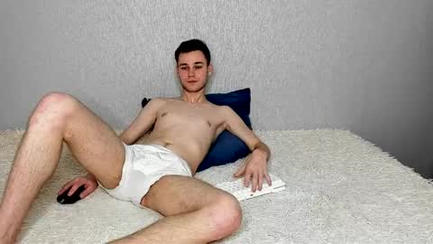 robert10211 online show from 04/01/26, 01:41