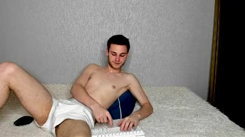 robert10211 online show from 04/08/26, 03:45