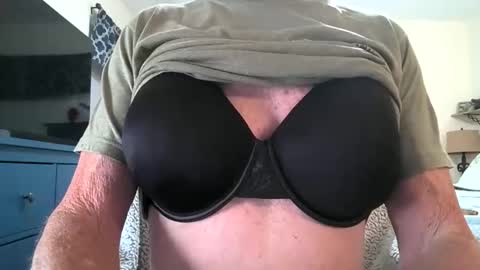 robert online show from 10/23/25, 07:34