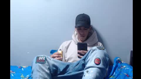 Snapshot of robert_kingg chatting on 12/03/25, 10:30 robert_kingg online show from 12/03/25, 10:30