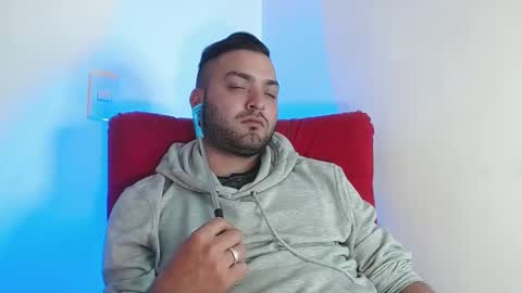 Snapshot of robert_leroy chatting on 02/07/25, 08:55 Stiven - online show from 02/07/25, 08:55