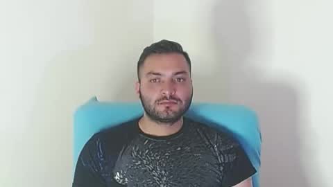 Snapshot of robert_leroy chatting on 11/08/25, 10:08 Stiven - online show from 11/08/25, 10:08