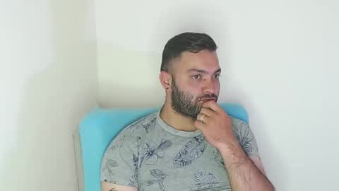 Snapshot of robert_leroy chatting on 11/11/25, 04:12 Stiven - online show from 11/11/25, 04:12