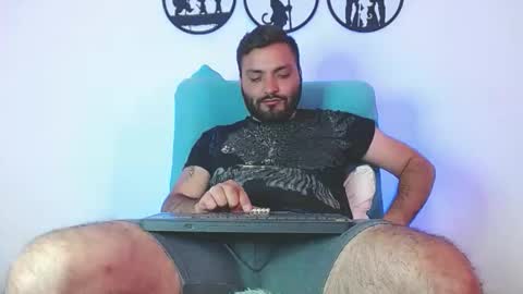 Snapshot of robert_leroy chatting on 11/25/25, 03:12 Stiven - online show from 11/25/25, 03:12