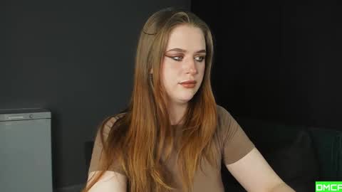 Snapshot of robert_lisa chatting on 12/18/25, 01:22 Lisa and Robert i am online all days 900 am GMT3 online show from 12/18/25, 01:22