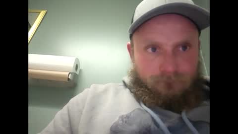 Snapshot of robertd5094 chatting on 01/16/25, 01:14 robertd5094 online show from 01/16/25, 01:14