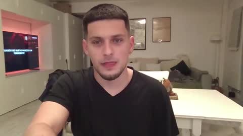 Snapshot of roberto_twink1 chatting on 11/02/25, 04:42 Roberto online show from 11/02/25, 04:42