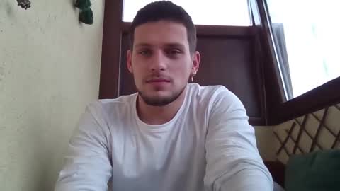 Snapshot of roberto_twink1 chatting on 11/18/25, 06:40 Roberto online show from 11/18/25, 06:40