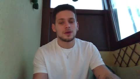 Snapshot of roberto_twink1 chatting on 12/05/25, 05:38 Roberto online show from 12/05/25, 05:38