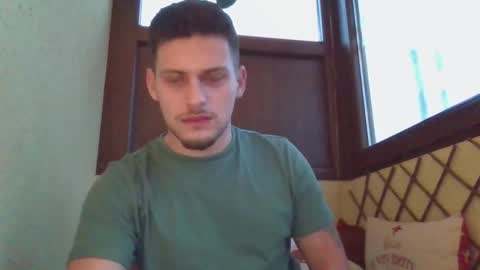 Snapshot of roberto_twink1 chatting on 01/07/26, 05:54 Roberto online show from 01/07/26, 05:54