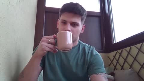 Snapshot of roberto_twink1 chatting on 02/11/26, 09:58 Roberto online show from 02/11/26, 09:58