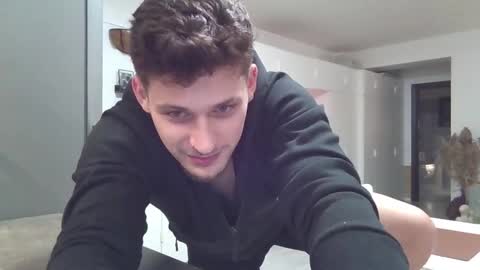 Snapshot of roberto_twink1 chatting on 02/12/26, 04:24 Roberto online show from 02/12/26, 04:24